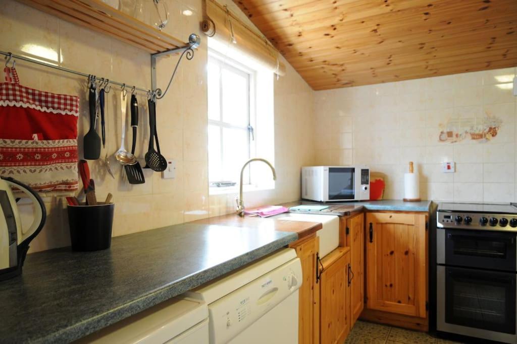 Cottage Skelligs Coast, Ring Of Kerry Cahersiveen Esterno foto